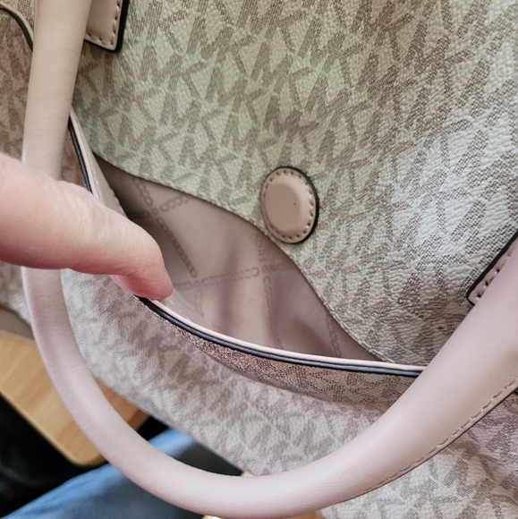 Bedford Travel Extra LG Weekender Bag Light Pink and Vanilla Color - Picture 9 of 12